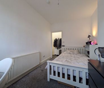 Harlaxton Drive Lenton, Nottingham - Photo 3