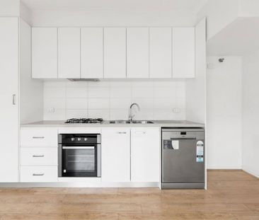 Townhouse in Prime Sunshine North Location - Photo 2