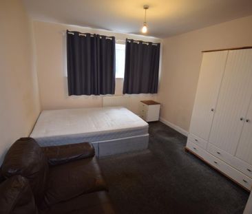 3 bedroom apartment to rent - Photo 5