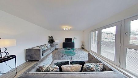 3 bedroom apartment to rent - Photo 3