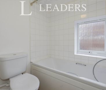 2 bedroom house to rent Victoria Street, ST5 - Photo 1