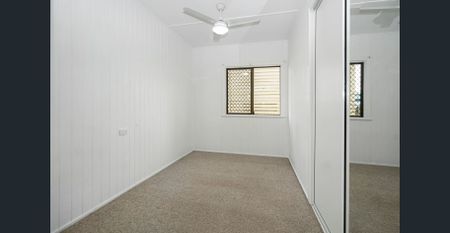 Don't miss out on this! Rare 5-bedroom home - Photo 4