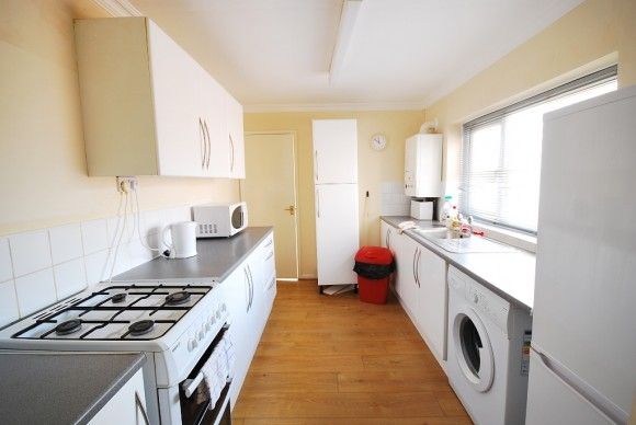 1 Bed - Claremont Road, Spital Tongues - Photo 1