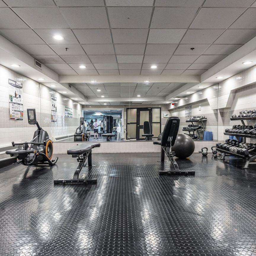 798 Richmond Street West - Photo 1