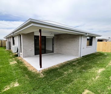20 Flame Tree Road, Cotswold Hills QLD 4350 - House For Rent | Domain - Photo 6