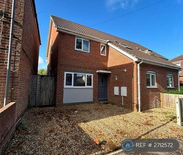 1 bedroom in a house share to rent - Photo 4