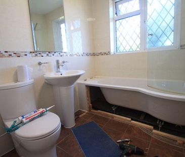1 bedroom in a house share to rent - Photo 6