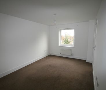 Suffolk Drive, Gloucester, with dedicated parking - Photo 1