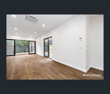 2/1 Dumfries Court, Glen Waverley, Vic 3150 - Photo 5