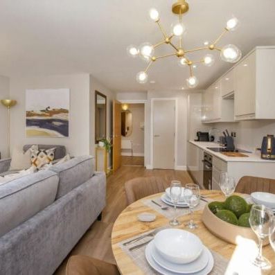 Flat 7, Crescent Court off Blossom Street - Photo 1