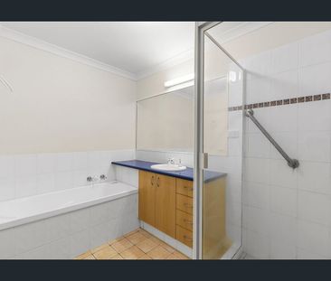 Charming 2-Bedroom Home in Southport - Photo 5