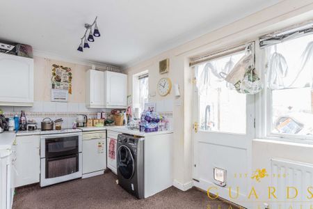 2 bedroom semi-detached house to rent - Photo 5