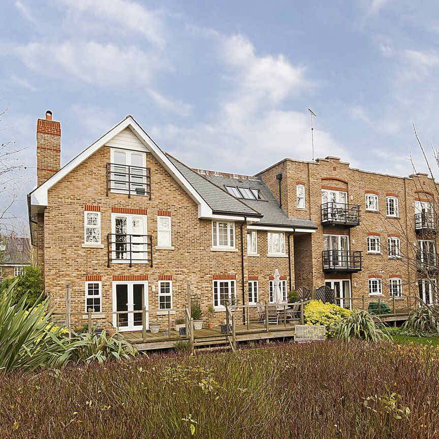 Dowgate House, Whittets Ait, Weybridge, KT13 flat to rent - Photo 1