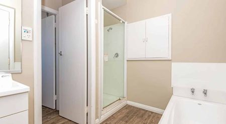 Classic family home in prime location - Photo 2