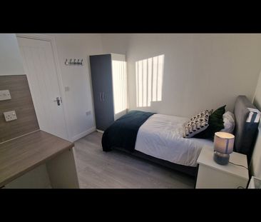 Room in a Shared Flat, Ladypool Road, B12 - Photo 1