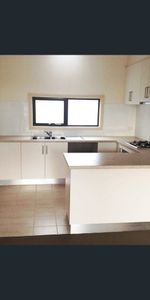 Convenient location in Bayswater - Photo 3