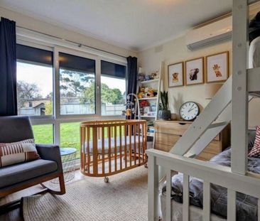 MODERN AND SPACIOUS - Photo 3