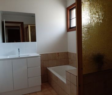 1/16 Myrtle Street, Ivanhoe - Photo 2