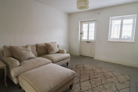 3 bedroom terraced house to rent - Photo 4