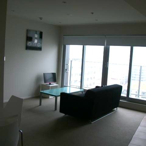 Furnished 2 bedroomed Apartment: call now to view - Photo 1
