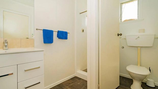 Downstairs Flat - Close to Beach - Photo 1