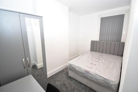 6 bedroom house to rent - Photo 5