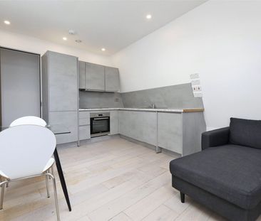 Two Penny House, 60 Woodstock Grove, London, W12 8LG - Photo 5