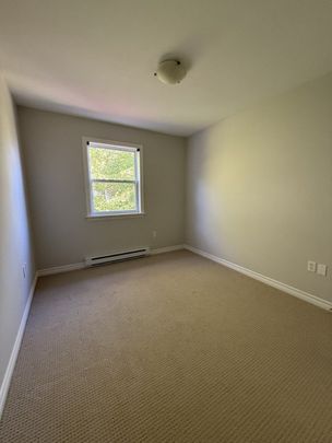 Outrigger Crescent, Halifax 25-128 - Photo 1