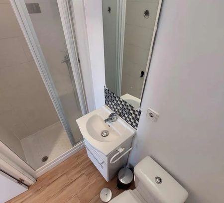 Calle de Rafael Fernández Hijicos, Madrid, Community of Madrid 28038 - Photo 2