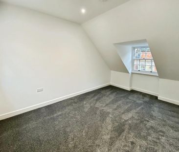 1 bedroom Flat To Let - Photo 2