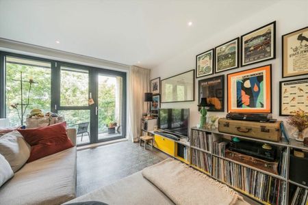 Goldsmiths Row, Broadway Market, E2 - Photo 3