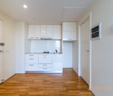 Cosmopolitan Studio with Stunning City Views - Photo 1