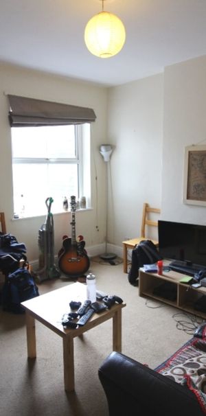 Flaxland Avenue, Heath - Photo 1