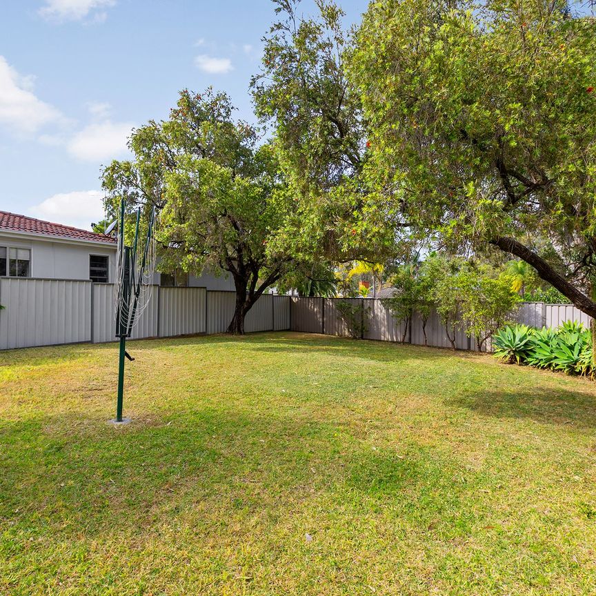 16 Lincoln Drive, - Photo 1