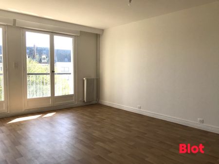 Location Appartement 5 pièces 134m² RENNES 35000 - Photo 4