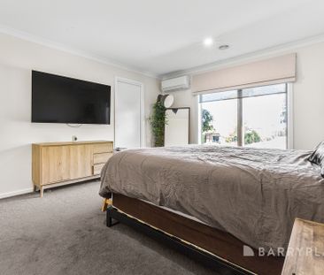 Modern Family Living in Picturesque Cardinia Lakes - Photo 3