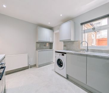 2 Bed Semi-Detached House, Laud St, CR0 - Photo 2