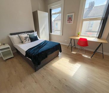 4 bedroom terraced house to rent - Photo 5