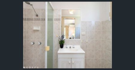 Modern Second-Floor Unit Offering Ultimate Convenience - Photo 3