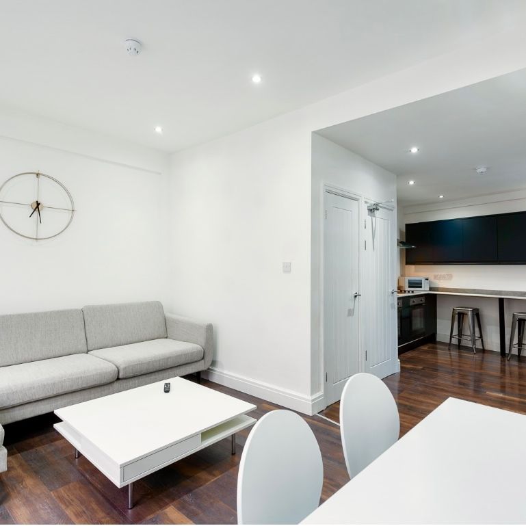 6 Bed Semi-Detached House, Lawrence Road, L15 - Photo 1