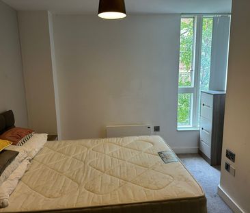 2 Bed Flat, Cambridge Street, M1 - Photo 1