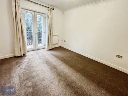 2 bedroom Flat To Let - Photo 3