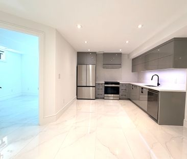 For Lease - 155 Lake Promenade, Toronto, Ontario - Photo 1