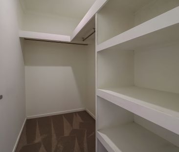 LARGE FAMILY HOME - FULLY AIR-CONDITIONED - Photo 5