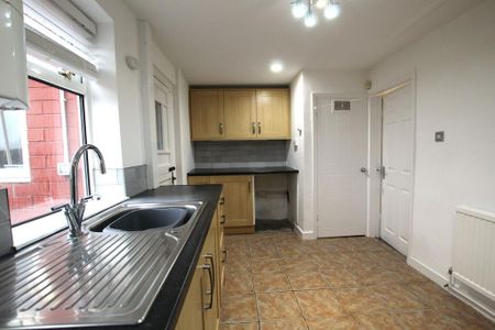 2 bedroom terraced house to rent - Photo 3