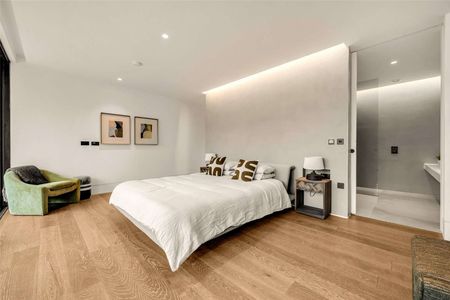 Exclusive architect-designed luxury duplex, penthouse apartment in a private, gated setting, with the benefit of lift access. - Photo 3