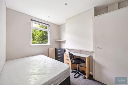 4 bedroom terraced house to rent - Photo 4