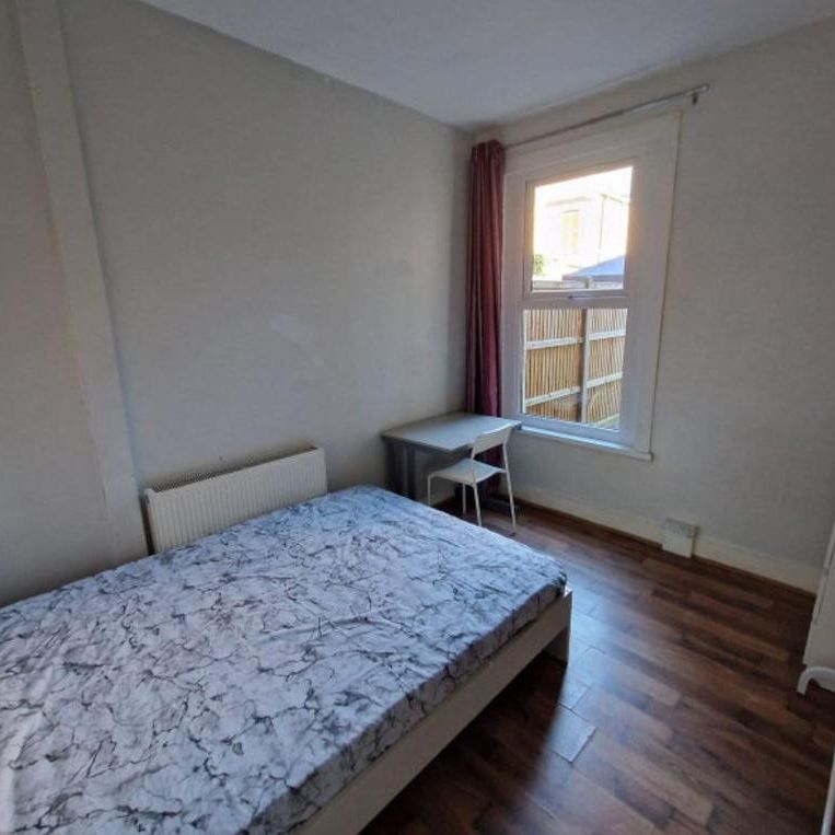 6 bedroom house share to rent - Photo 1