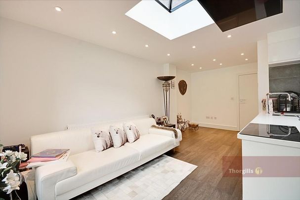 3 bedroom flat to rent - Photo 1