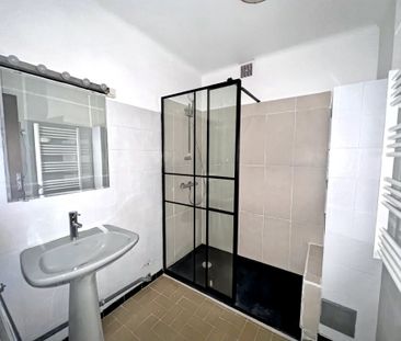 Location Appartement 3 pièces 56m² LE PRADET 83220 - Photo 2